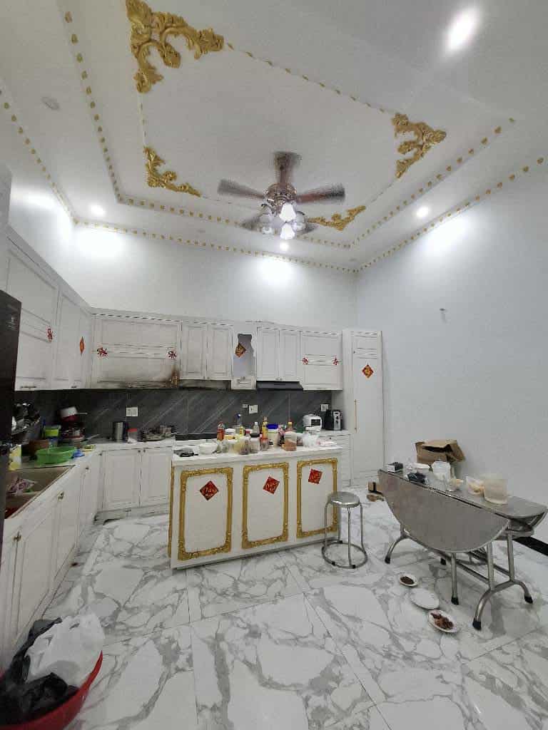 >>BIỆT THỰ NGAY CHỢ BÌNH CHÁNH<<